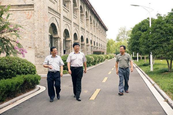 中學校園景觀設(shè)計說明（中學校園景觀設(shè)計說明怎么寫）